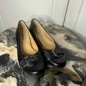 Softspots Leather Buckle Comfort Flats 7W